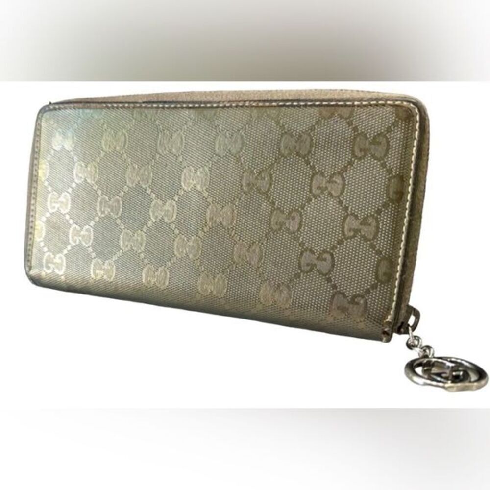 Gucci zip around wallet